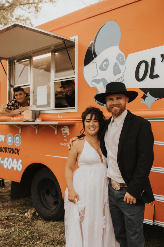 couple with taco truck