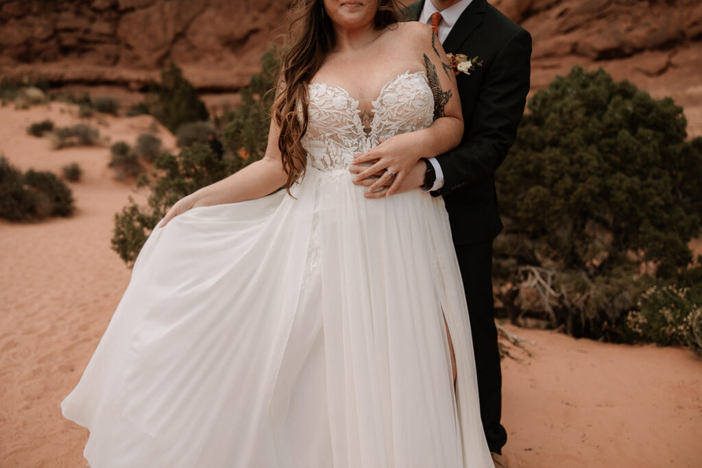 newly eloped couple at arches national park