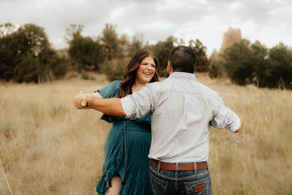 couple dancing during their photoshoot