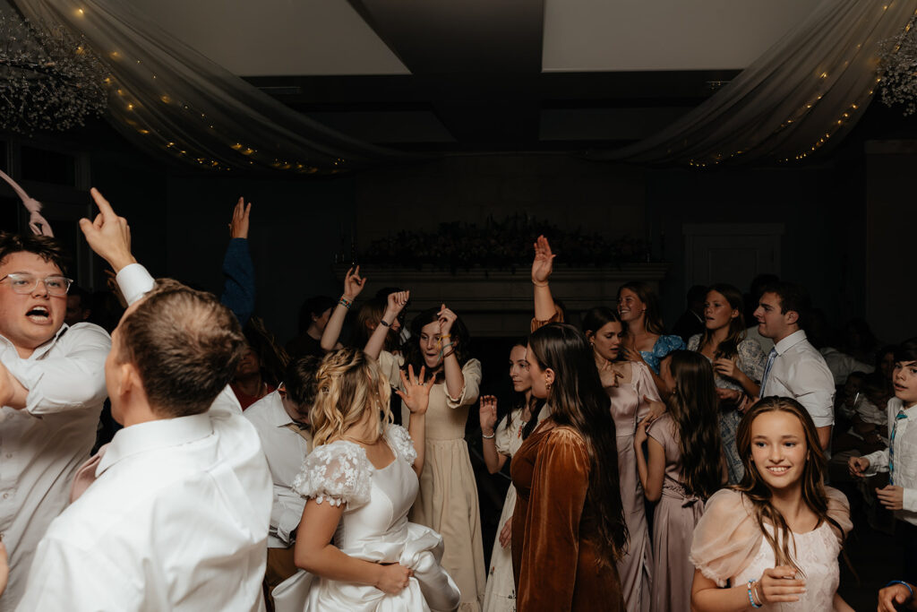 Romantic & Luxurious Sleepy Ridge Wedding with Sunset City Bridals