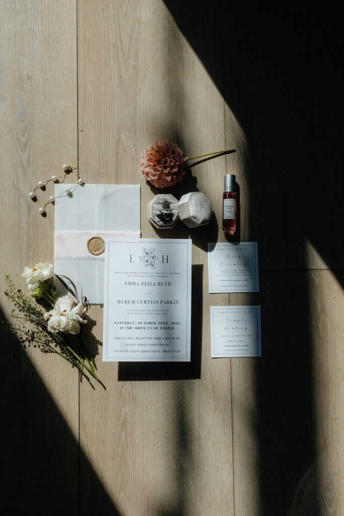 stunning details at the luxurious wedding