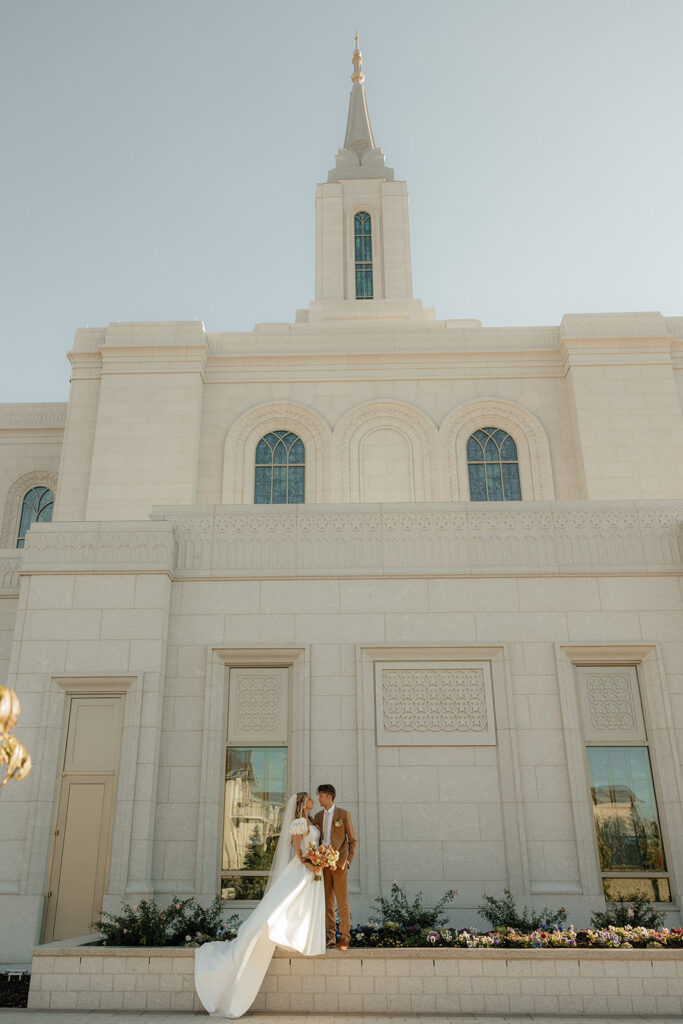 Romantic & Luxurious Sleepy Ridge Wedding with Sunset City Bridals