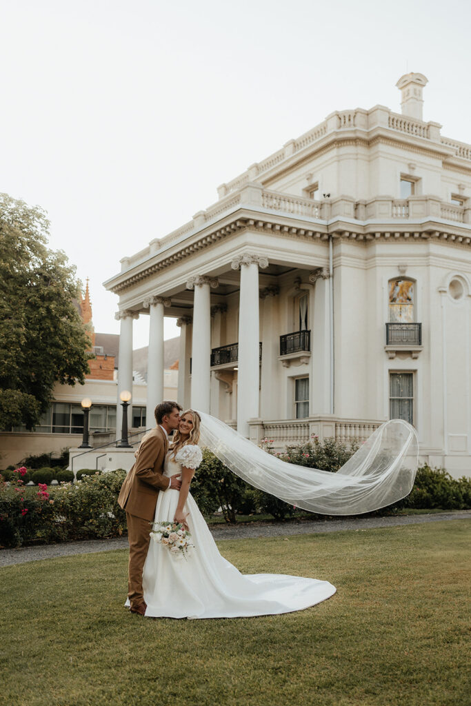 Romantic & Luxurious Sleepy Ridge Wedding with Sunset City Bridals