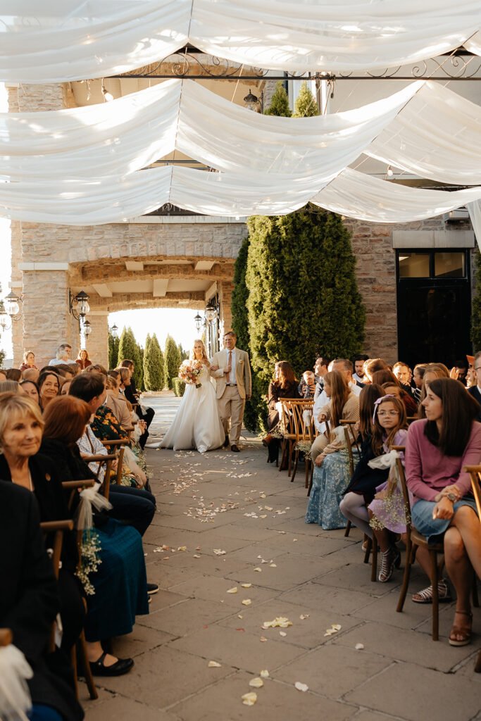 Romantic & Luxurious Sleepy Ridge Wedding with Sunset City Bridals