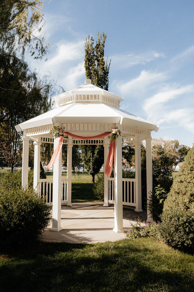 cute and intimate wedding ceremony in utah