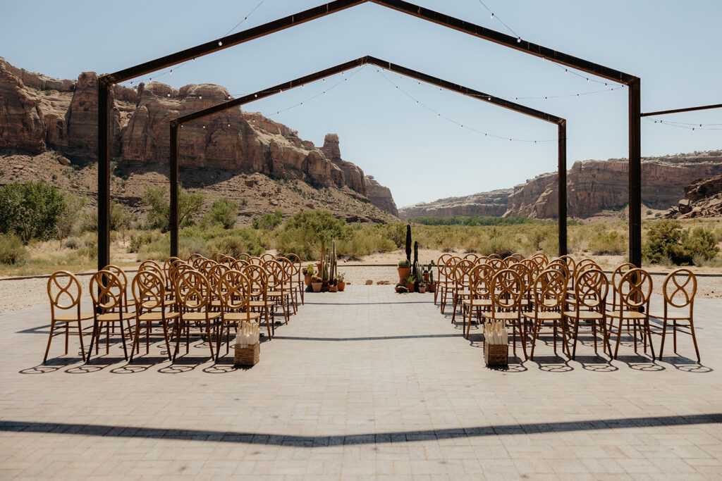 stunning ceremony decor