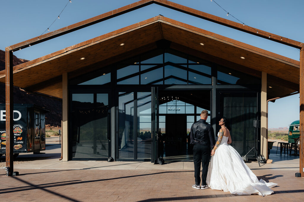Romantic Utah Desert Wedding at The Red Earth Venue: Zac & Sophia’s Day