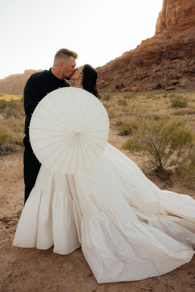 Romantic Utah Desert Wedding at The Red Earth Venue: Zac & Sophia’s Day