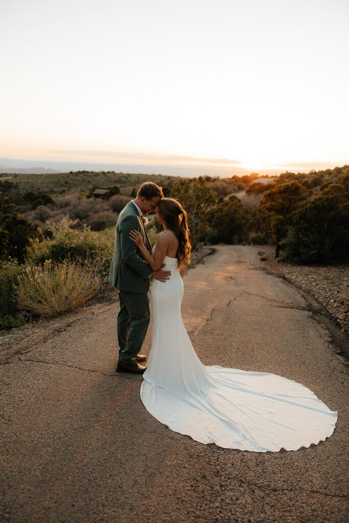 Golden hour bridal photos in Utah
