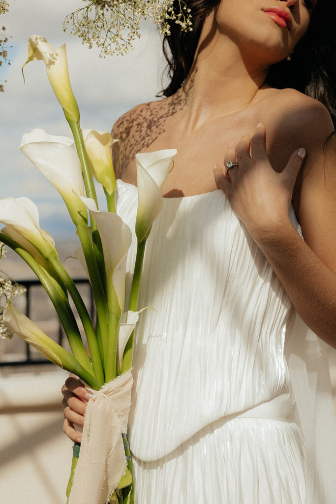 stunning picture of the wedding bouquet